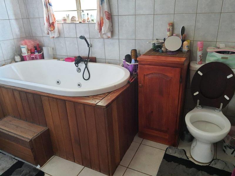 3 Bedroom Property for Sale in Mountain View Eastern Cape